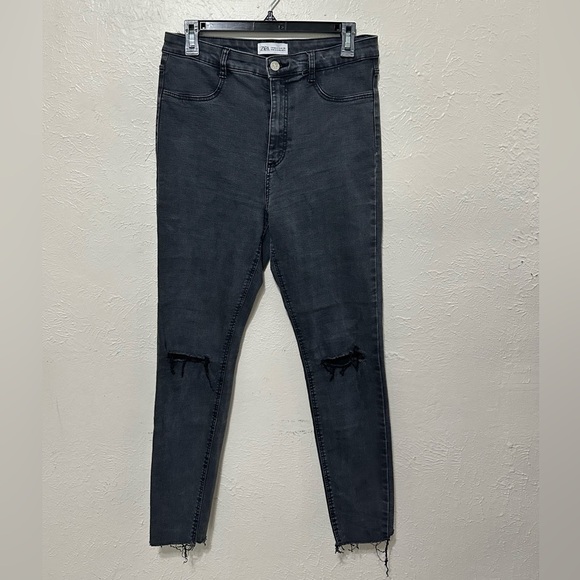 Zara Distressed‎ Skinny Black Jeans Womens 8 Raw Hem Mid Rise Grunge Rock Casual - Picture 1 of 6
